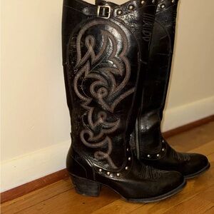 Ariat black cowboy boots